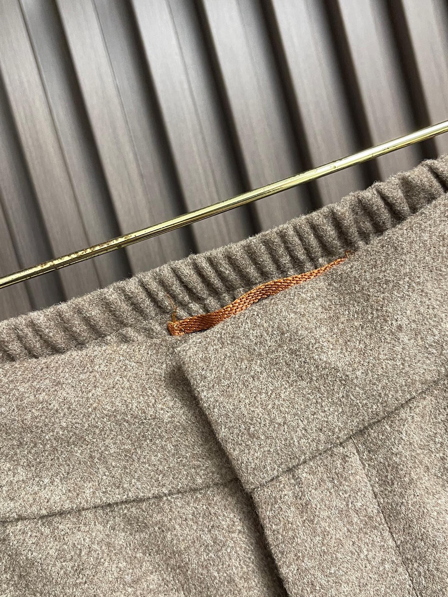 🛒🛒Zegna 羊毛羊绒直筒长裤，定制进口丝绒进口机器编制，用料良心实在满满的高级质感，穿起来舒适亲肤大厂做工，细节质感