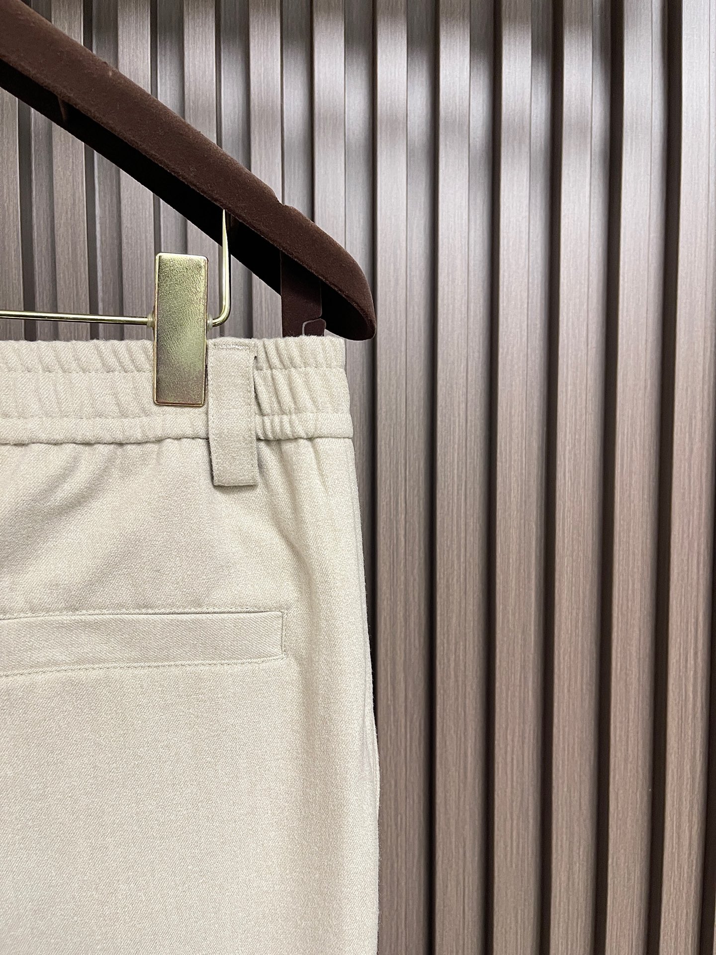 🛒🛒Loro Piana LoroPiana 2026SS秋冬季新款休闲裤 肉眼可见的利落裁剪，直筒修身款裤型！密实齐整