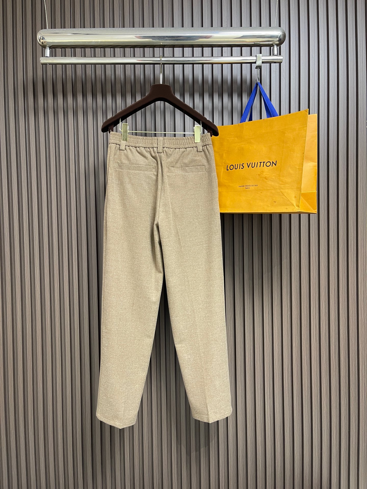 🛒🛒Loro Piana LoroPiana 2026SS秋冬季新款休闲裤 肉眼可见的利落裁剪，直筒修身款裤型！密实齐整