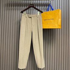 🛒🛒Loro Piana LoroPiana 2026SS秋冬季新款休闲裤 肉眼可见的利落裁剪,直筒修身款裤型!密实齐整 🛒🛒Loro Piana LoroPiana 2026SS秋冬季新款休闲裤 肉眼可见的利落裁剪,直筒修身款裤型!密实齐整