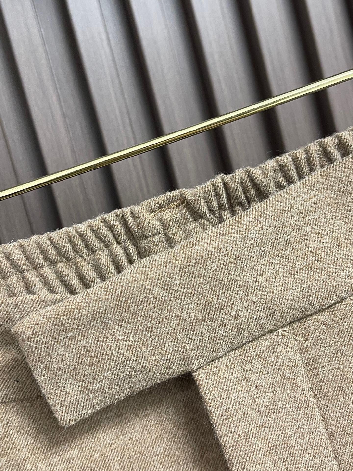 🛒🛒Loro Piana LoroPiana 2026SS秋冬季新款休闲裤 肉眼可见的利落裁剪，直筒修身款裤型！密实齐整