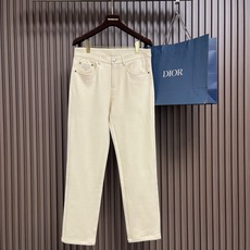 🛒🛒Prada 2026ss三角标识牛仔裤 原版定制复刻 客供五金辅料 原单品质进口牛仔面料重工洗水 做工走线精细上身绝 🛒🛒Prada 2026ss三角标识牛仔裤 原版定制复刻 客供五金辅料 原单品质进口牛仔面料重工洗水 做工走线精细上身绝