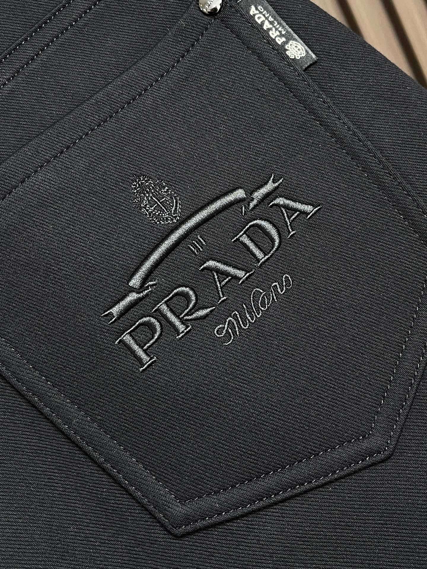 🛒🛒Prada 2026ss三角标识牛仔裤 原版定制复刻 客供五金辅料 原单品质进口牛仔面料重工洗水 做工走线精细上身绝