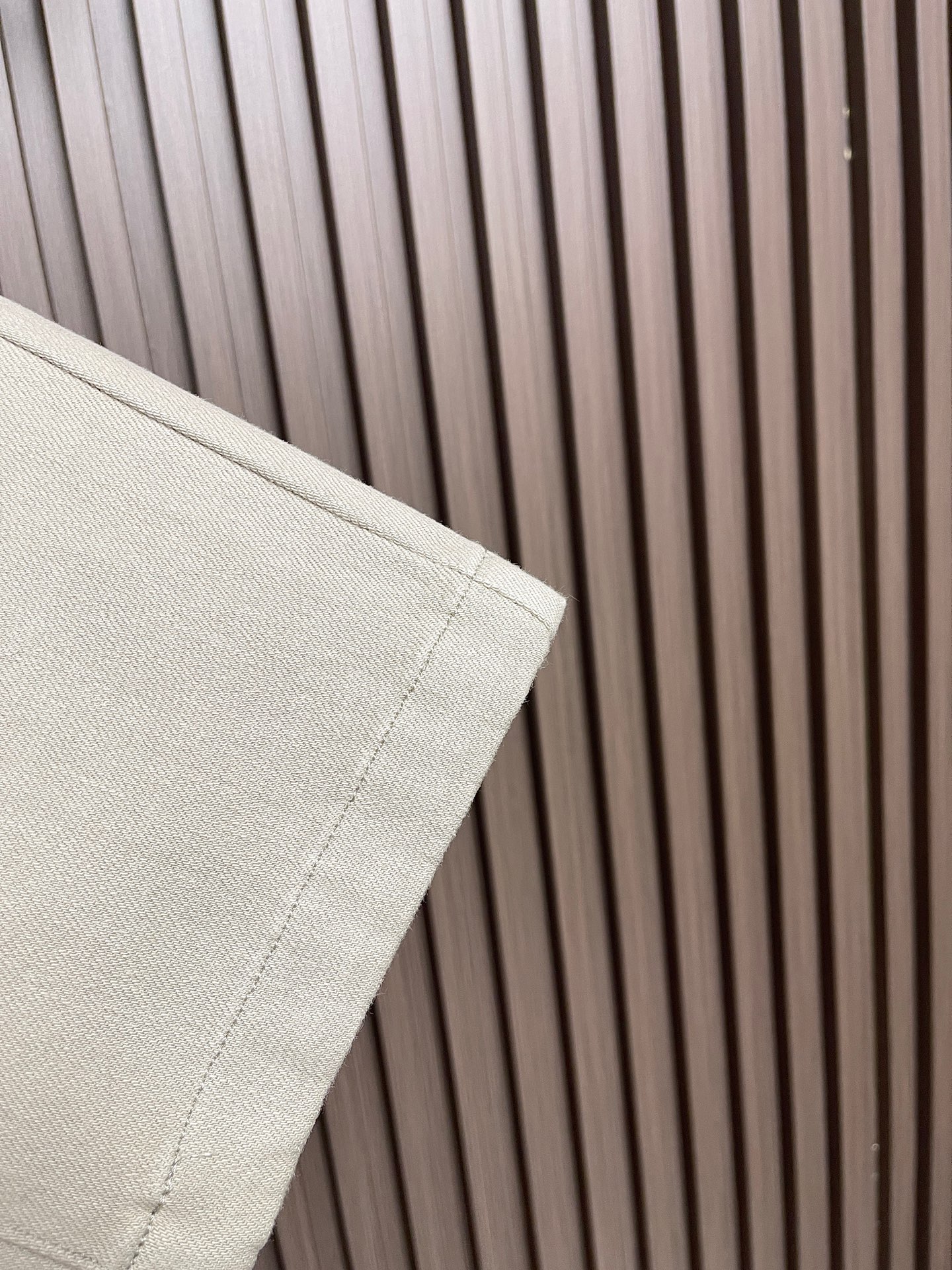 🛒🛒LoroPiana Loro Piana 经典水洗牛仔裤，后腰皮革标牌，品牌感满满！直筒版型，修饰腿型又弹力拉满舒适