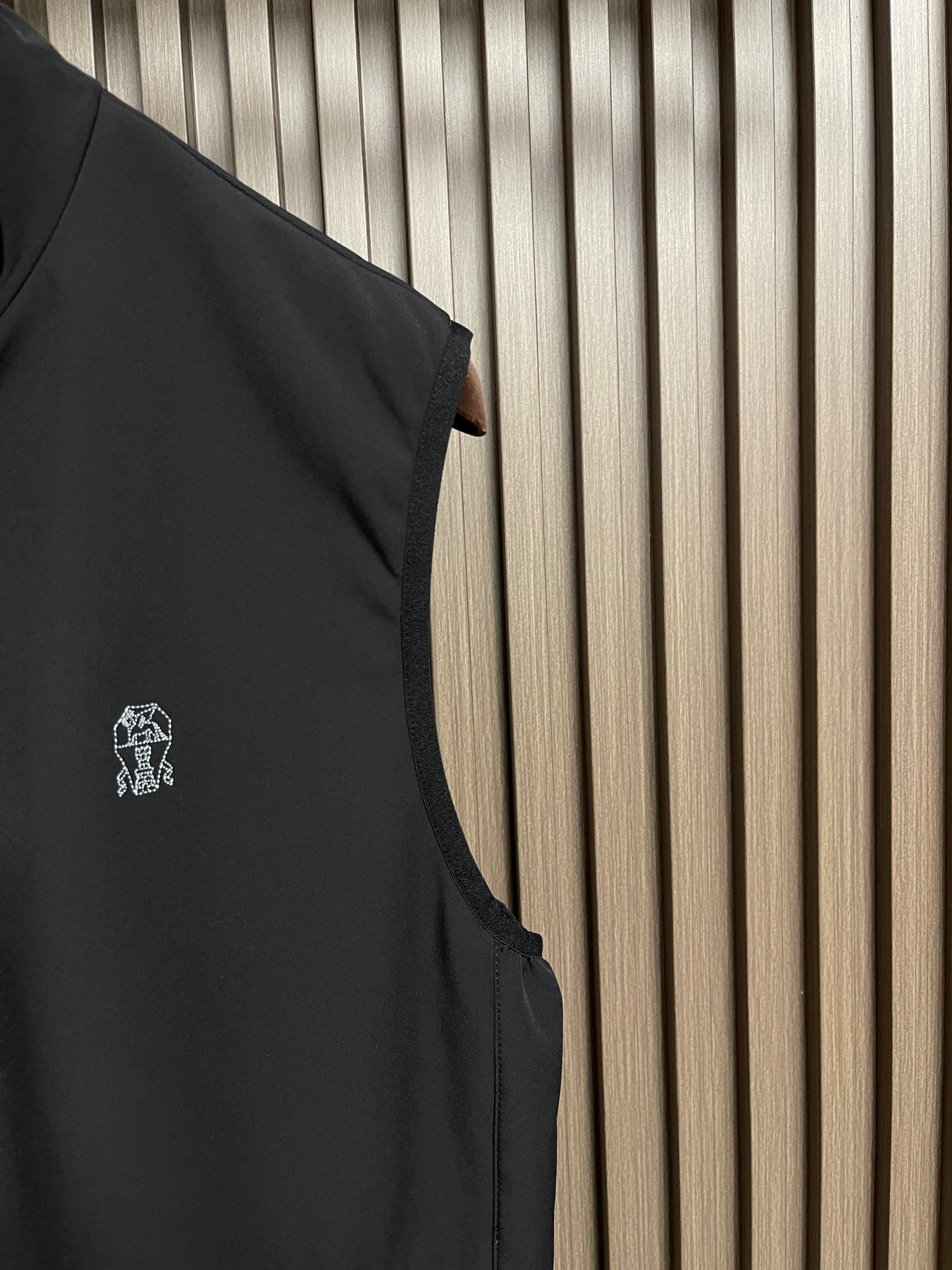 🛒🛒BC Brunello Cucinelli 2026ss秋冬功能性薄棉马夹。选用功能性户外高定材质，具有防风防水特性