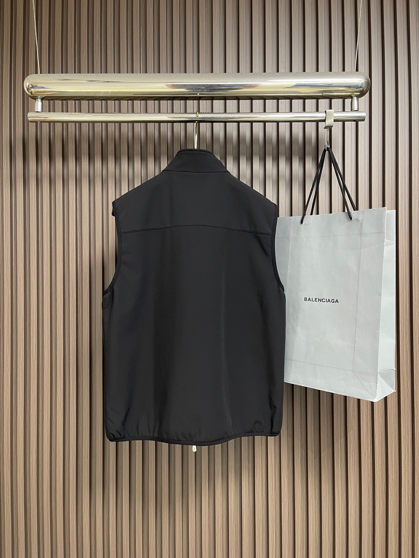 🛒🛒BC Brunello Cucinelli 2026ss秋冬功能性薄棉马夹。选用功能性户外高定材质，具有防风防水特性