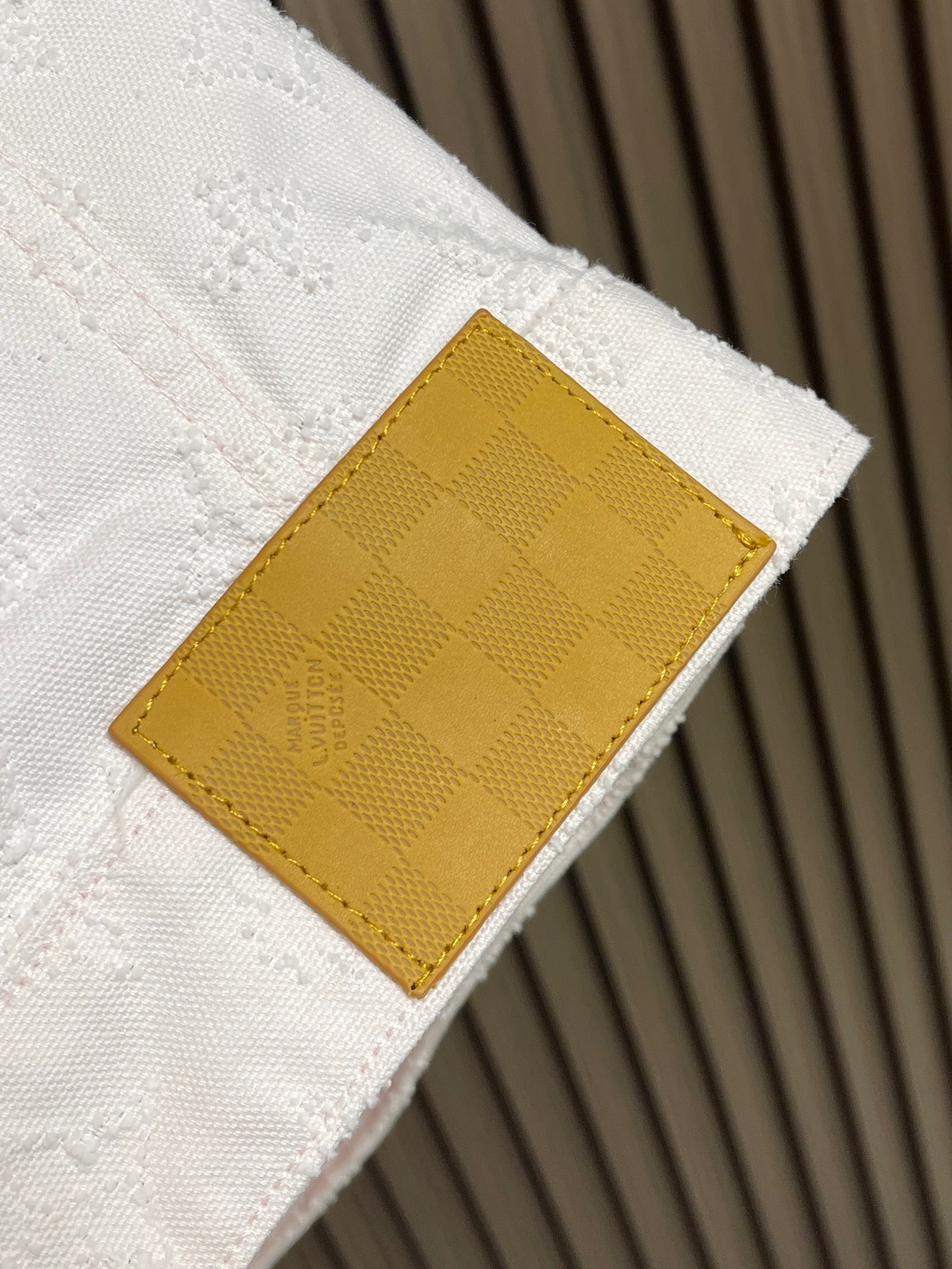 🛒🛒LV 2026S秋季新品水洗牛仔外套，采用定制高品质斜纹棉质水洗牛仔面料，纹理细腻，棉感自然，既有筋骨感又不失柔软，