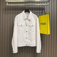 🛒🛒LV 2026S秋季新品水洗牛仔外套,采用定制高品质斜纹棉质水洗牛仔面料,纹理细腻,棉感自然,既有筋骨感又不失柔软, 🛒🛒LV 2026S秋季新品水洗牛仔外套,采用定制高品质斜纹棉质水洗牛仔面料,纹理细腻,棉感自然,既有筋骨感又不失柔软,