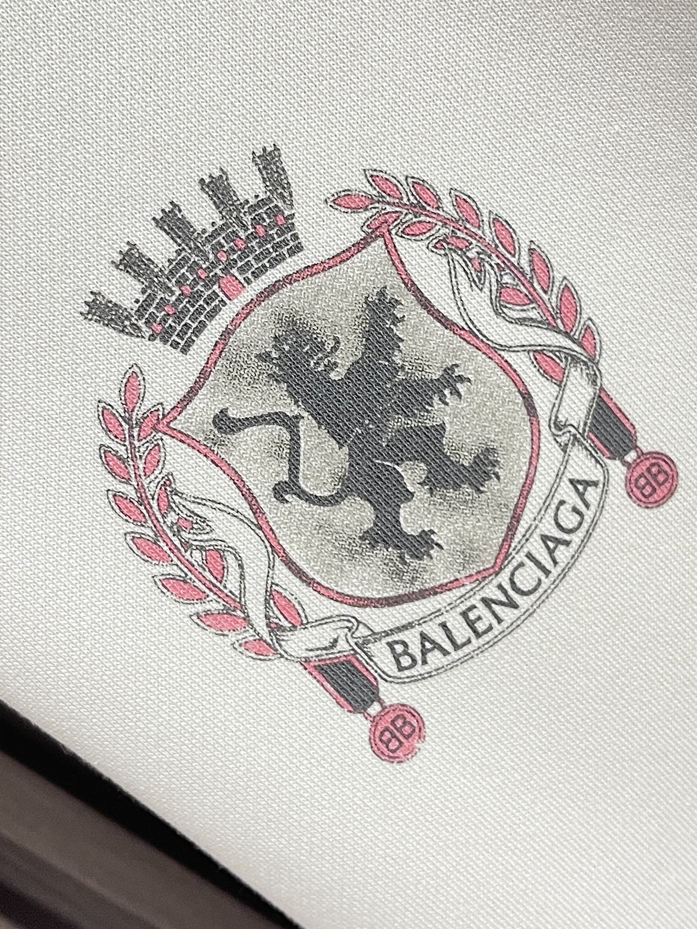 🛒🛒Balenciaga TATTOO纹身图案卫裤，本款休闲卫裤选用重磅棉毛圈面料织造，面料经过水洗柔化处理，触感软糯亲
