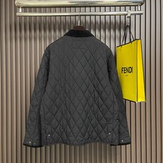 🛒🛒Ralph Lauren 拉夫劳伦菱格绗缝灯芯绒翻领猎装夹克外套,拉夫菱形春秋装冬装经典美式猎装版型,菱形格锁棉工艺 🛒🛒Ralph Lauren 拉夫劳伦菱格绗缝灯芯绒翻领猎装夹克外套,拉夫菱形春秋装冬装经典美式猎装版型,菱形格锁棉工艺