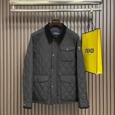 🛒🛒Ralph Lauren 拉夫劳伦菱格绗缝灯芯绒翻领猎装夹克外套,拉夫菱形春秋装冬装经典美式猎装版型,菱形格锁棉工艺 🛒🛒Ralph Lauren 拉夫劳伦菱格绗缝灯芯绒翻领猎装夹克外套,拉夫菱形春秋装冬装经典美式猎装版型,菱形格锁棉工艺