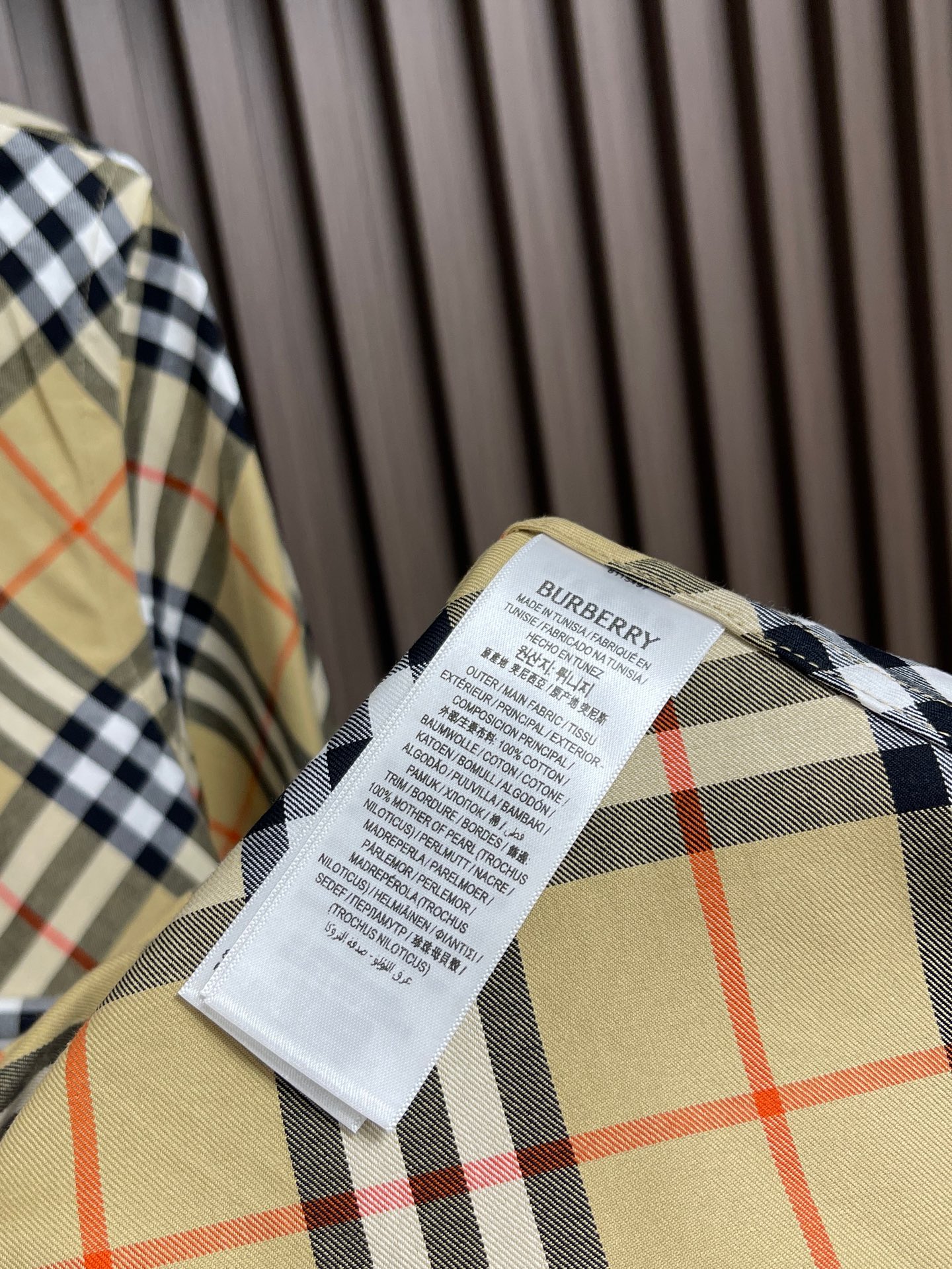 🛒🛒Burberry 斜格纹棉质长袖衬衫，配置了精纺格纹棉质面料手感比普通面料硬朗厚实不少整体的触感极为舒适，亲肤效果也