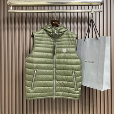 🛒🛒Moncler ORANT 26fw 秋冬男女轻量排骨连帽马甲羽绒服,男士羽绒马甲采用亮面lon laqué面料制 🛒🛒Moncler ORANT 26fw 秋冬男女轻量排骨连帽马甲羽绒服,男士羽绒马甲采用亮面lon laqué面料制