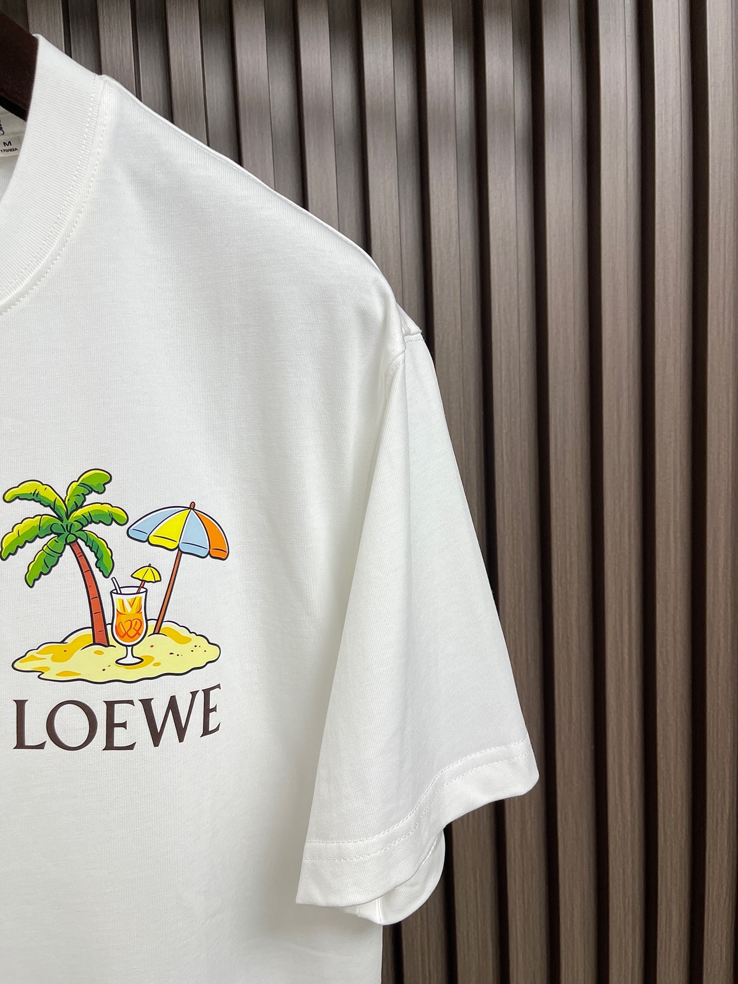 🛒🛒Loewe 罗意威 2026ss手绘涂鸦刺绣logo短袖T恤，采用180克迈巴赫爽棉面料，前幅采用进口机数码直喷，经