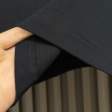 🛒🛒Loewe 罗意威 2026ss手绘涂鸦刺绣logo短袖T恤,采用180克迈巴赫爽棉面料,前幅采用进口机数码直喷,经 🛒🛒Loewe 罗意威 2026ss手绘涂鸦刺绣logo短袖T恤,采用180克迈巴赫爽棉面料,前幅采用进口机数码直喷,经