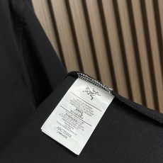 🛒🛒Arcteryx 2026SS 始祖鸟手绘涂鸦骨龙短袖T恤 男女同款,原版定制辅料 吊牌 洗水唛防尘纸,250克 双 🛒🛒Arcteryx 2026SS 始祖鸟手绘涂鸦骨龙短袖T恤 男女同款,原版定制辅料 吊牌 洗水唛防尘纸,250克 双