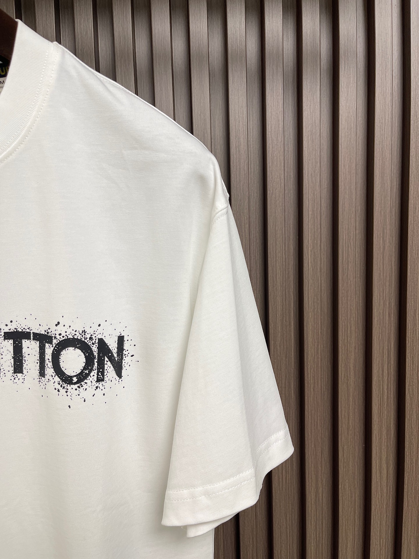 🛒🛒LV  2026SS 限定新品涂鸦logo印花短袖T恤，基础简约百搭款式，面料采用是高克重的针织棉布料，柔软扎实，质