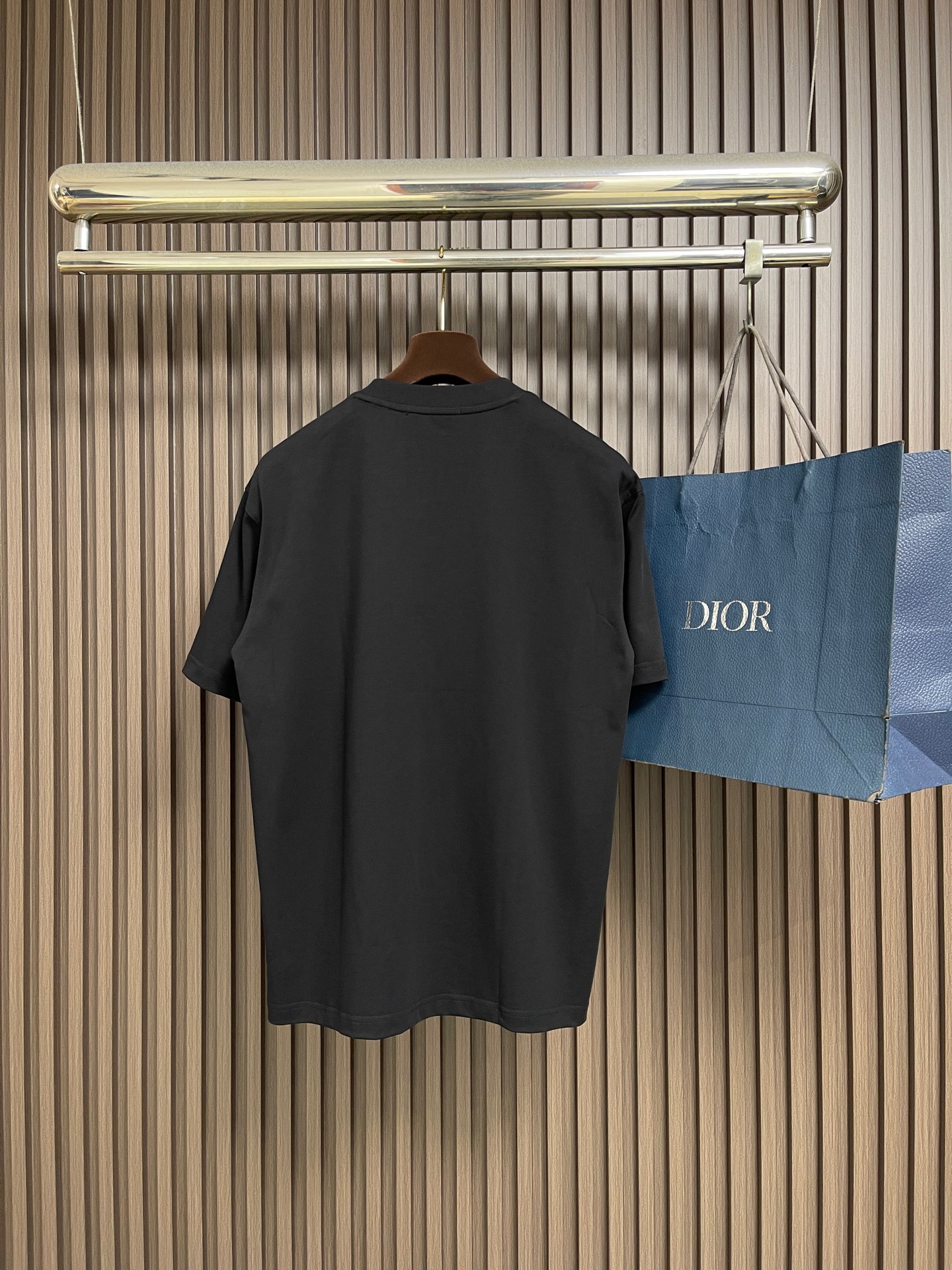 🛒🛒GUCCI 2026SS早春新款涂鸦印花字母标识短袖T恤 全新系列单品T恤,裁剪设计为当今的潮流趋势,街头风格的新纪 🛒🛒GUCCI 2026SS早春新款涂鸦印花字母标识短袖T恤 全新系列单品T恤,裁剪设计为当今的潮流趋势,街头风格的新纪