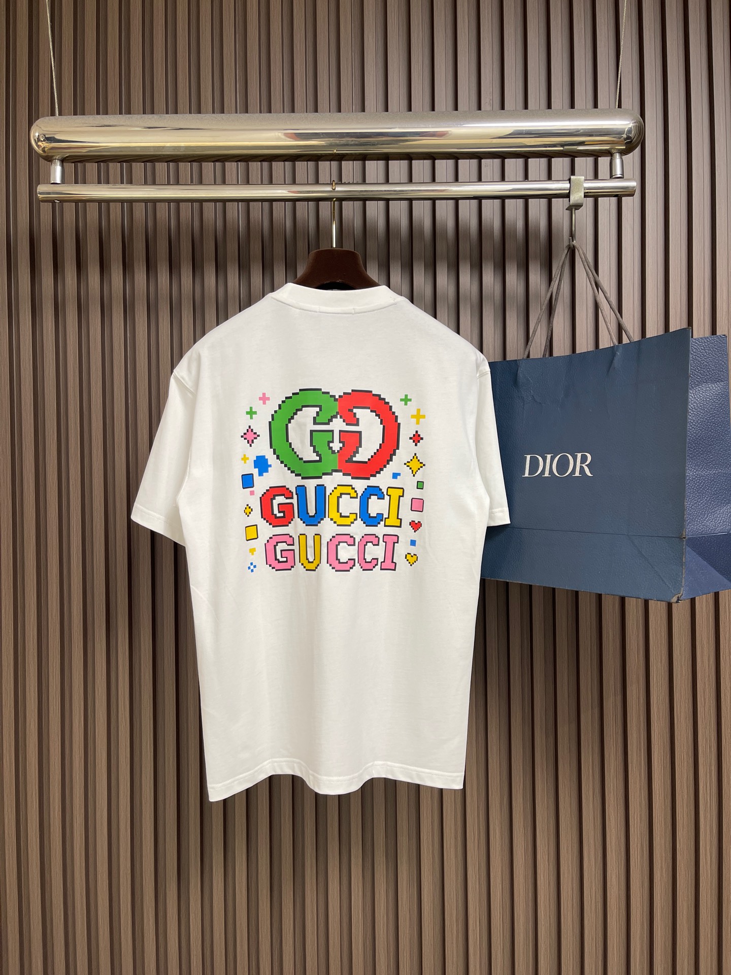 🛒🛒GUCCI 字母印花情侣款短袖t恤 全新系列的夏日单品，小古情侣款高品质tee。客供针织棉面料，整体工整度呈现完美效