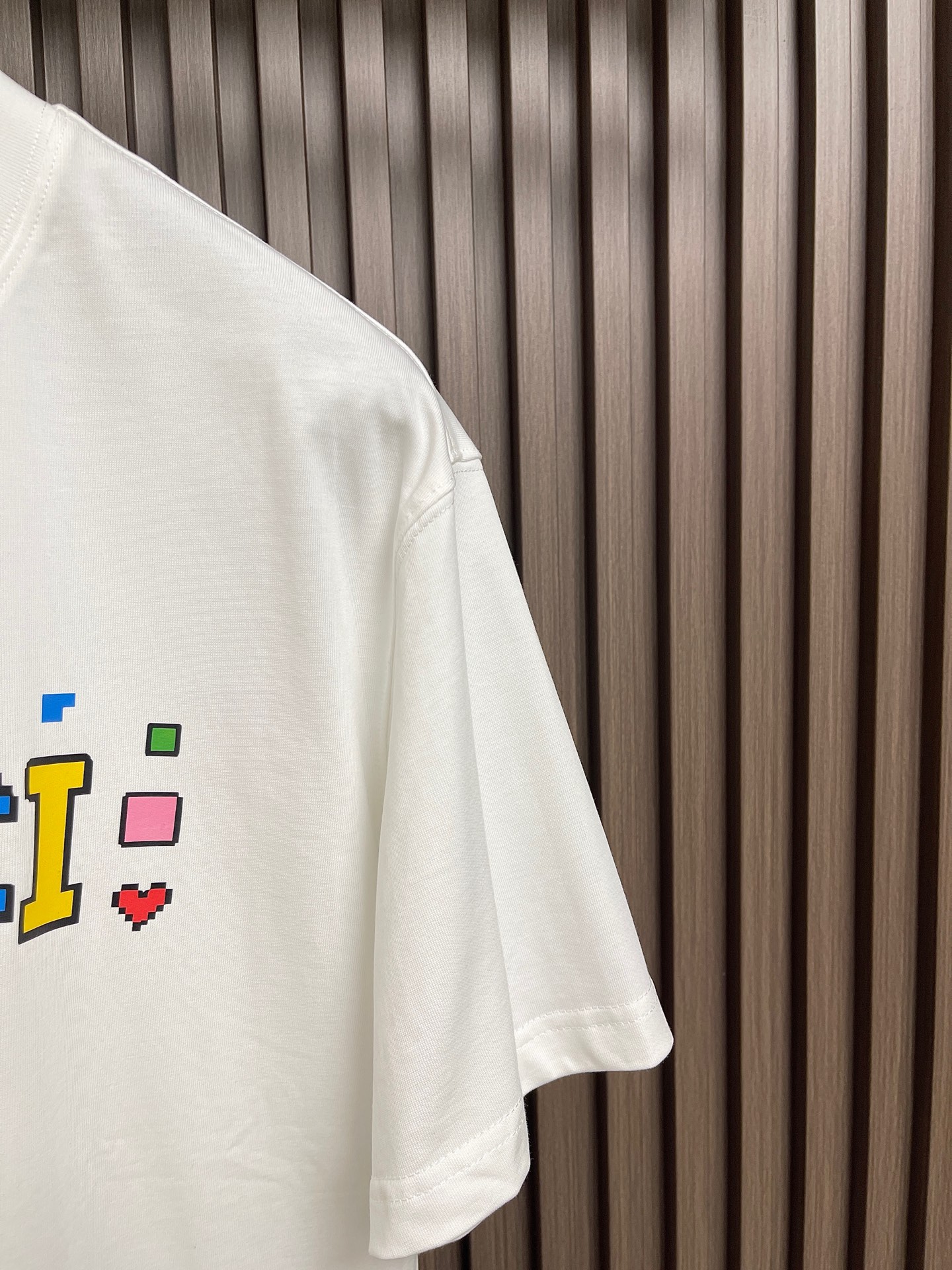 🛒🛒GUCCI 字母印花情侣款短袖t恤 全新系列的夏日单品，小古情侣款高品质tee。客供针织棉面料，整体工整度呈现完美效