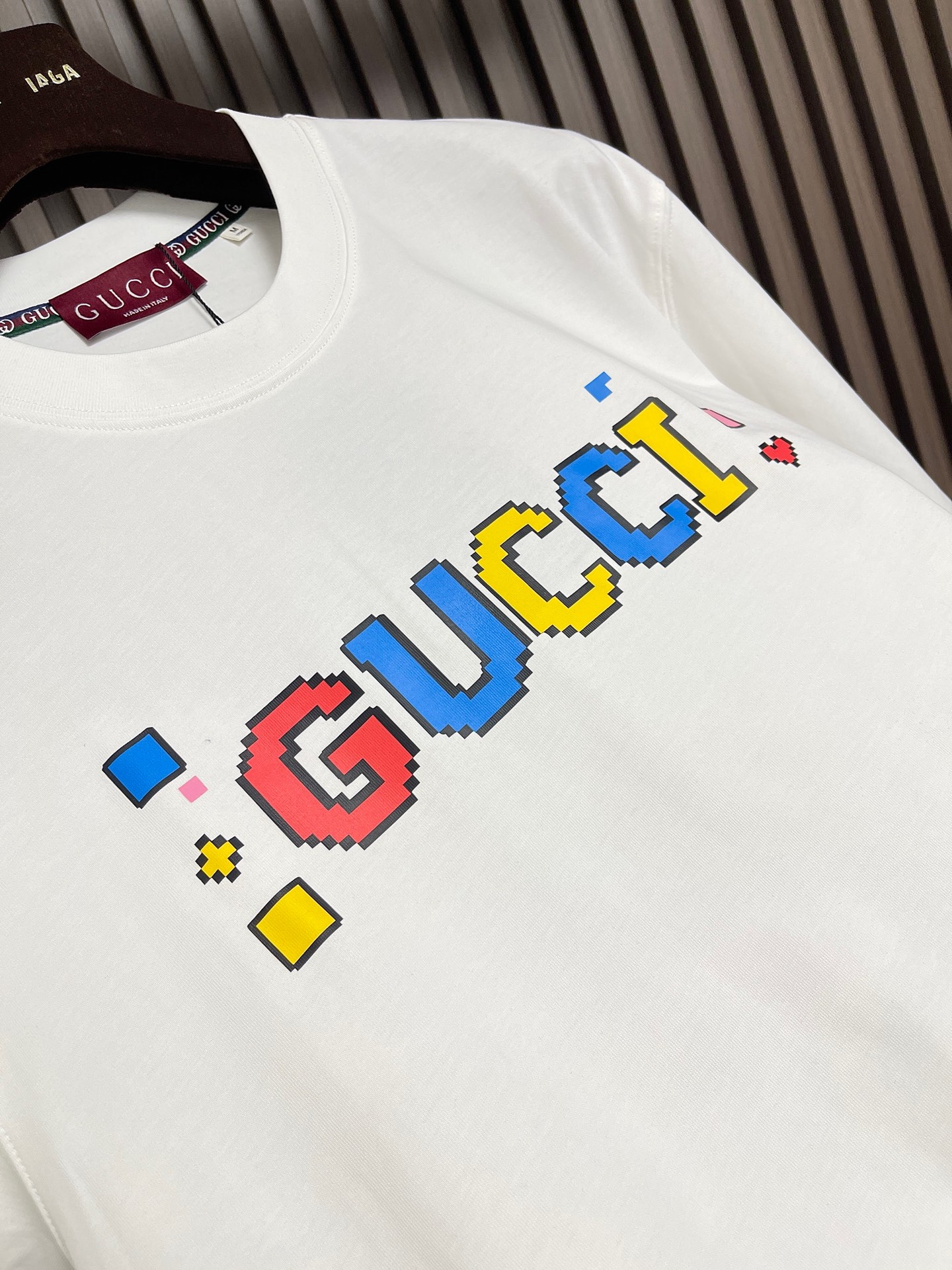 🛒🛒GUCCI 字母印花情侣款短袖t恤 全新系列的夏日单品，小古情侣款高品质tee。客供针织棉面料，整体工整度呈现完美效