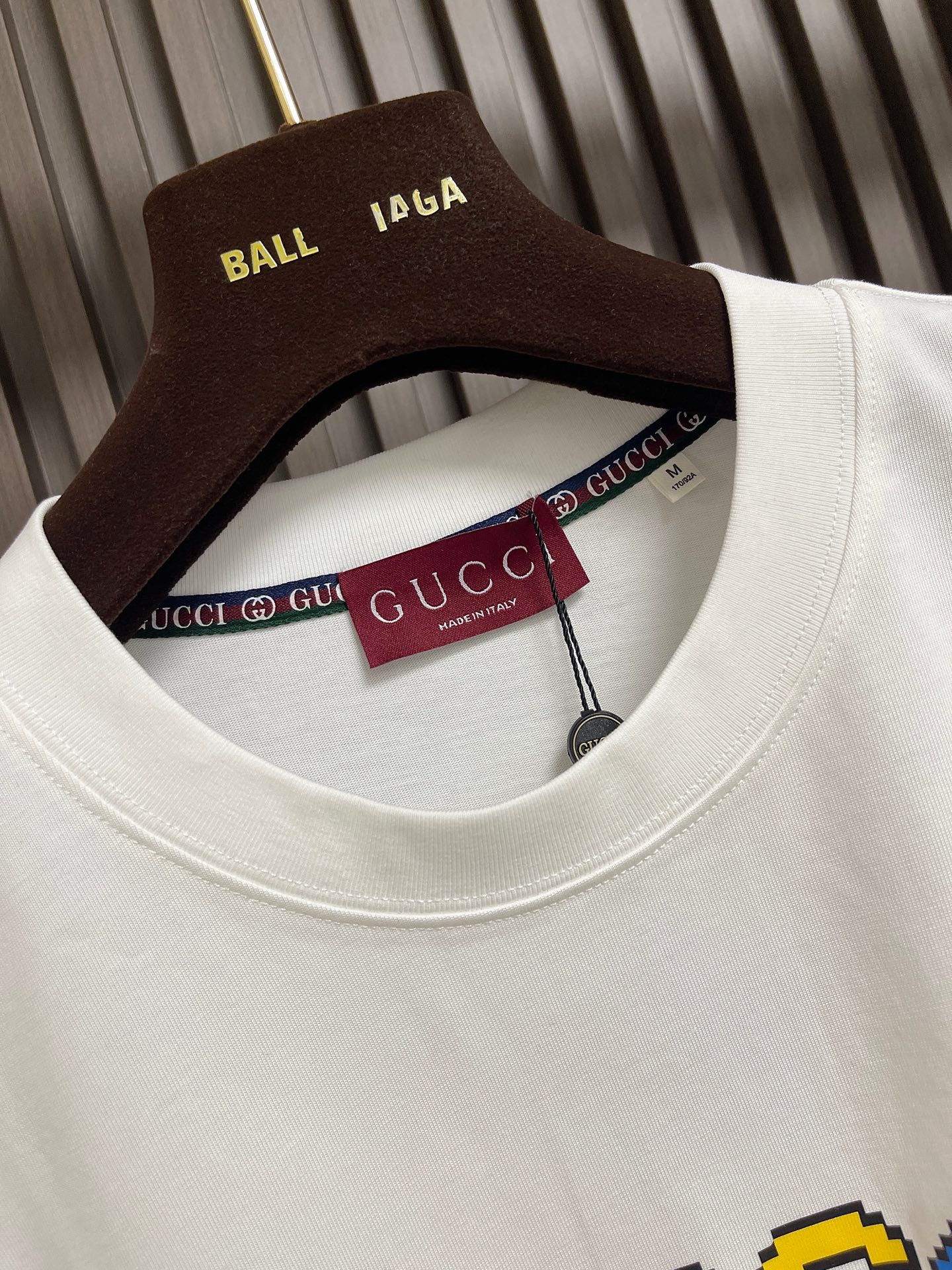 🛒🛒GUCCI 字母印花情侣款短袖t恤 全新系列的夏日单品，小古情侣款高品质tee。客供针织棉面料，整体工整度呈现完美效