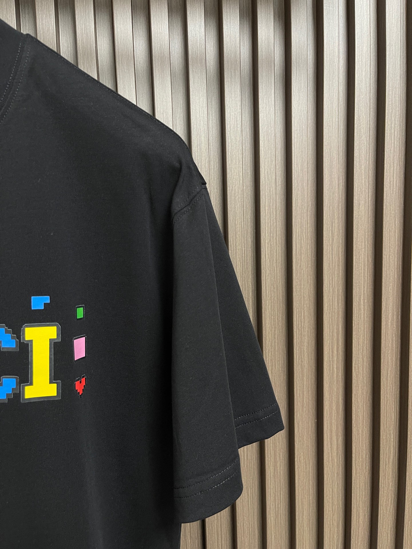 🛒🛒GUCCI 字母印花情侣款短袖t恤 全新系列的夏日单品，小古情侣款高品质tee。客供针织棉面料，整体工整度呈现完美效
