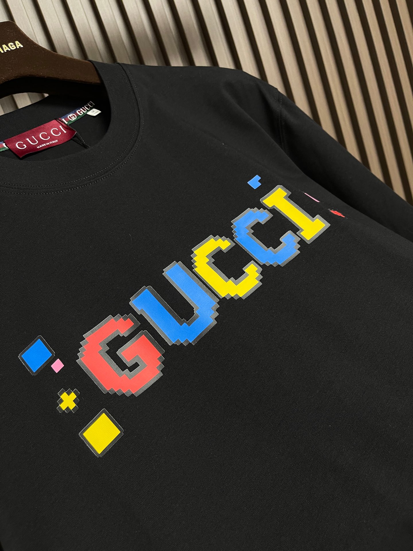 🛒🛒GUCCI 字母印花情侣款短袖t恤 全新系列的夏日单品，小古情侣款高品质tee。客供针织棉面料，整体工整度呈现完美效
