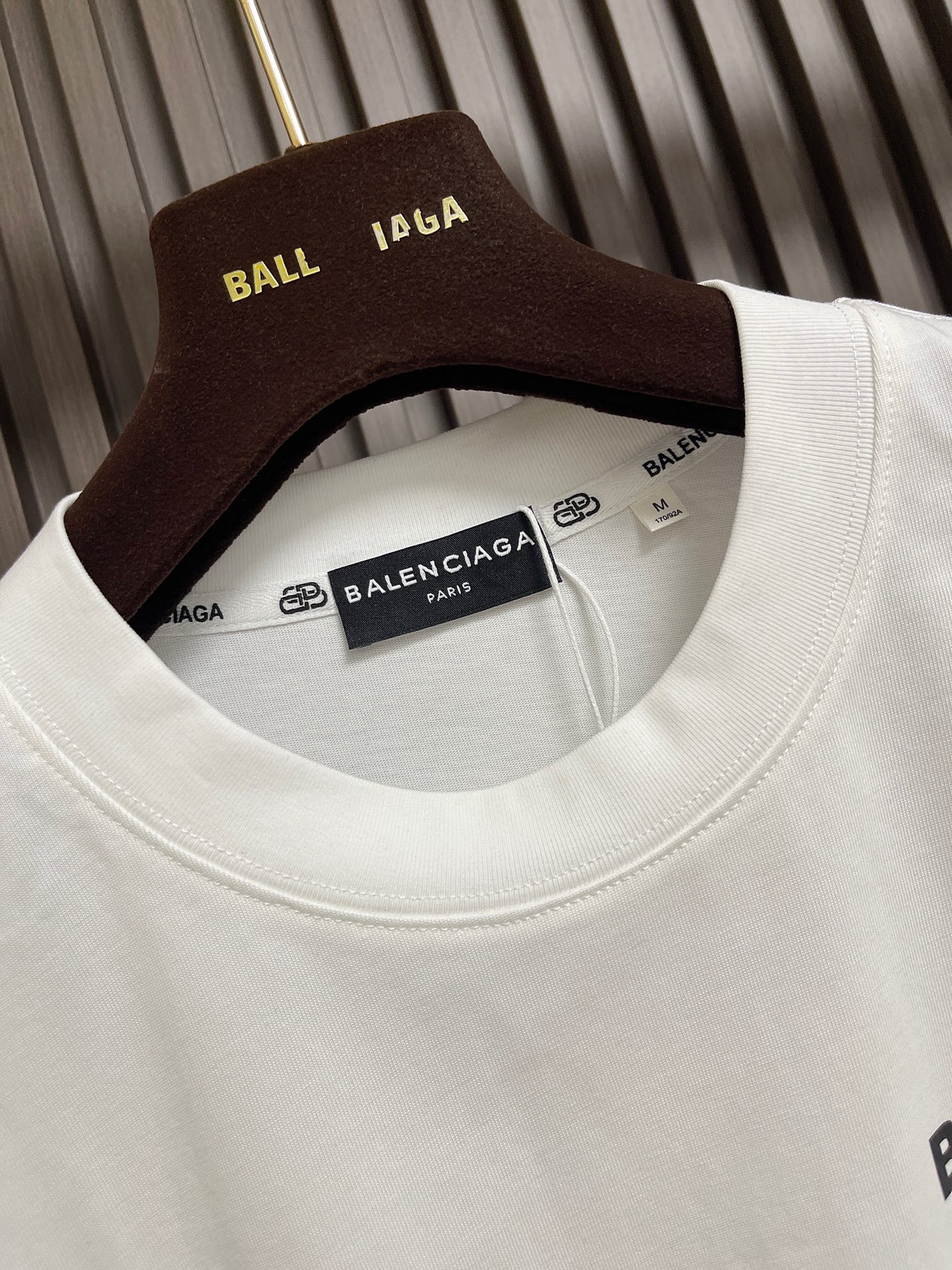 🛒🛒Balenciaga 经典字母圆领短袖T恤，本款BALENCIAGA短袖甄选高克重重磅棉质面料打造，面料经过精细水洗