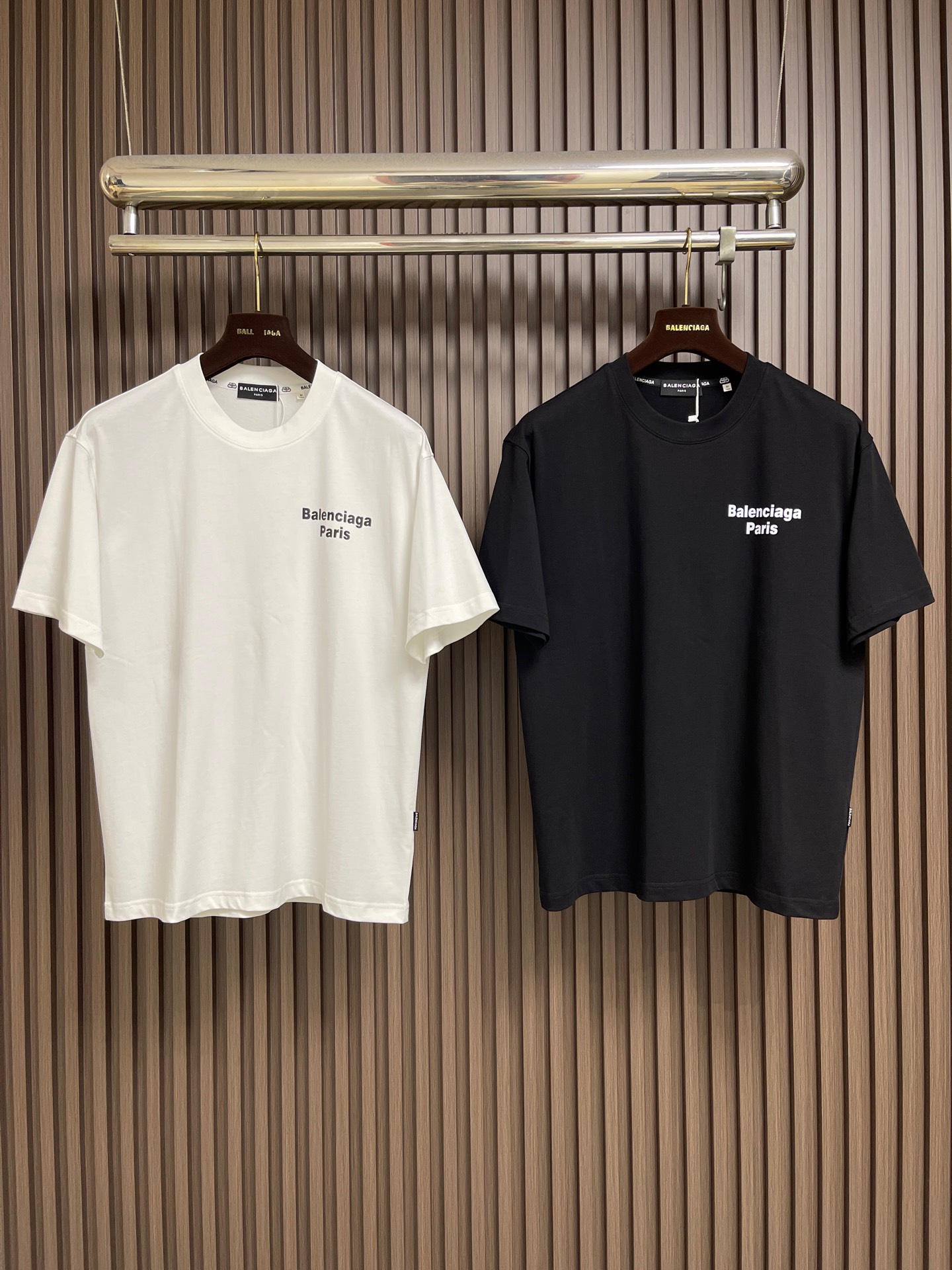 🛒🛒Balenciaga 经典字母圆领短袖T恤，本款BALENCIAGA短袖甄选高克重重磅棉质面料打造，面料经过精细水洗