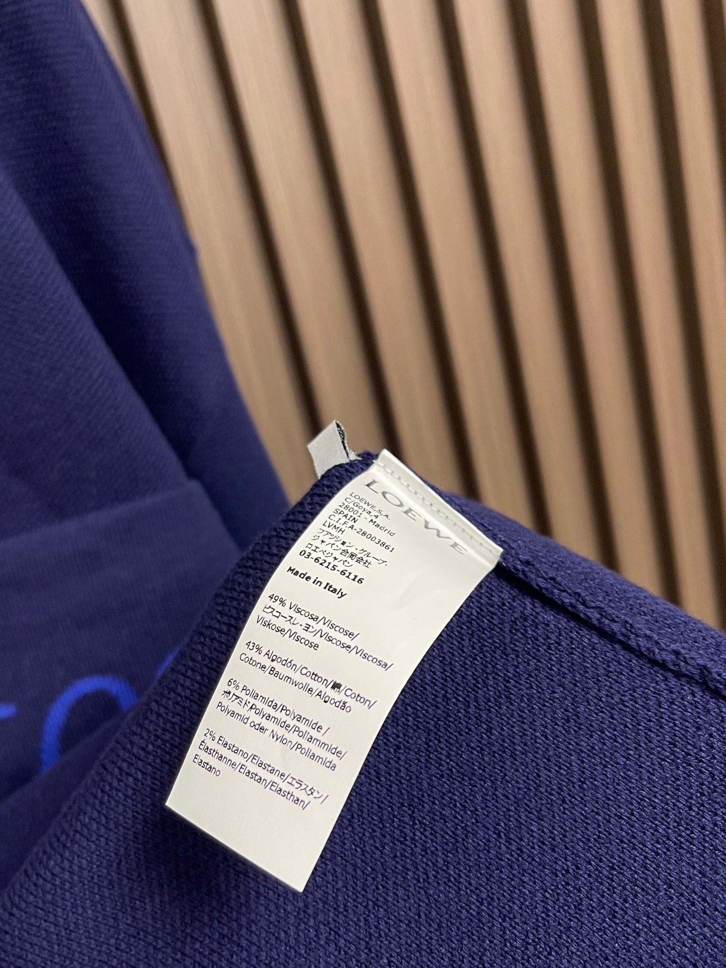 🛒🛒LOEWE 口袋提花毛衣,选用49%粘纤43%棉和少量锦纶和氨纶织成。粘纤和棉主导亲肤、顺滑与垂坠感,贴身穿着如沐春 🛒🛒LOEWE 口袋提花毛衣,选用49%粘纤43%棉和少量锦纶和氨纶织成。粘纤和棉主导亲肤、顺滑与垂坠感,贴身穿着如沐春