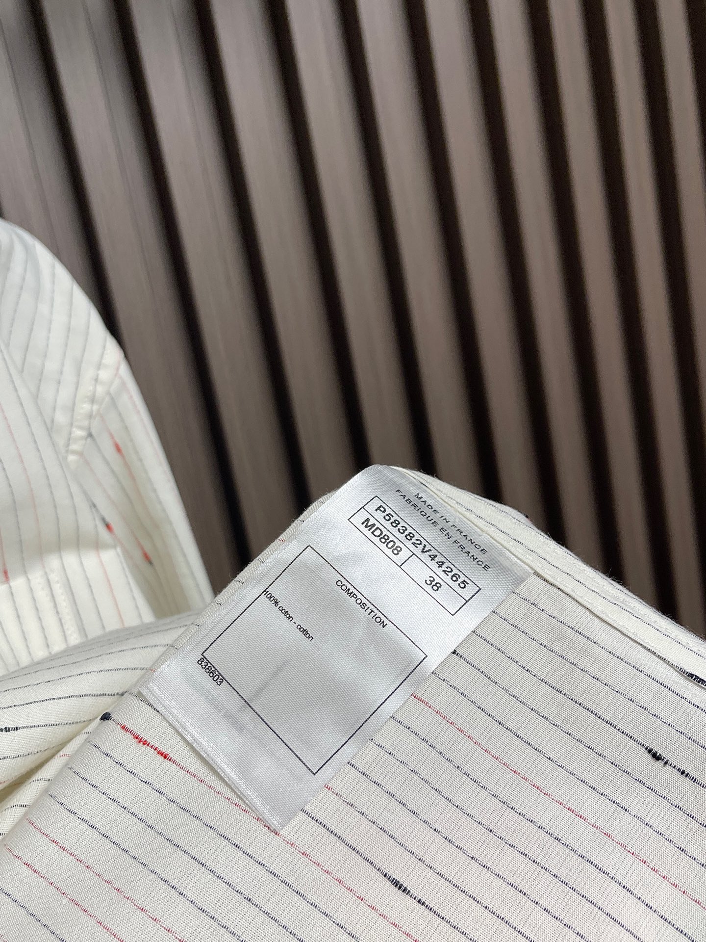 🛒🛒Chanel 双C刺绣条纹长袖衬衫 定制星点色织提花府绸料 挺括透气 舒适亲肤 素瓷净白循序铺展衣身 细墨竖纹交织细 🛒🛒Chanel 双C刺绣条纹长袖衬衫 定制星点色织提花府绸料 挺括透气 舒适亲肤 素瓷净白循序铺展衣身 细墨竖纹交织细
