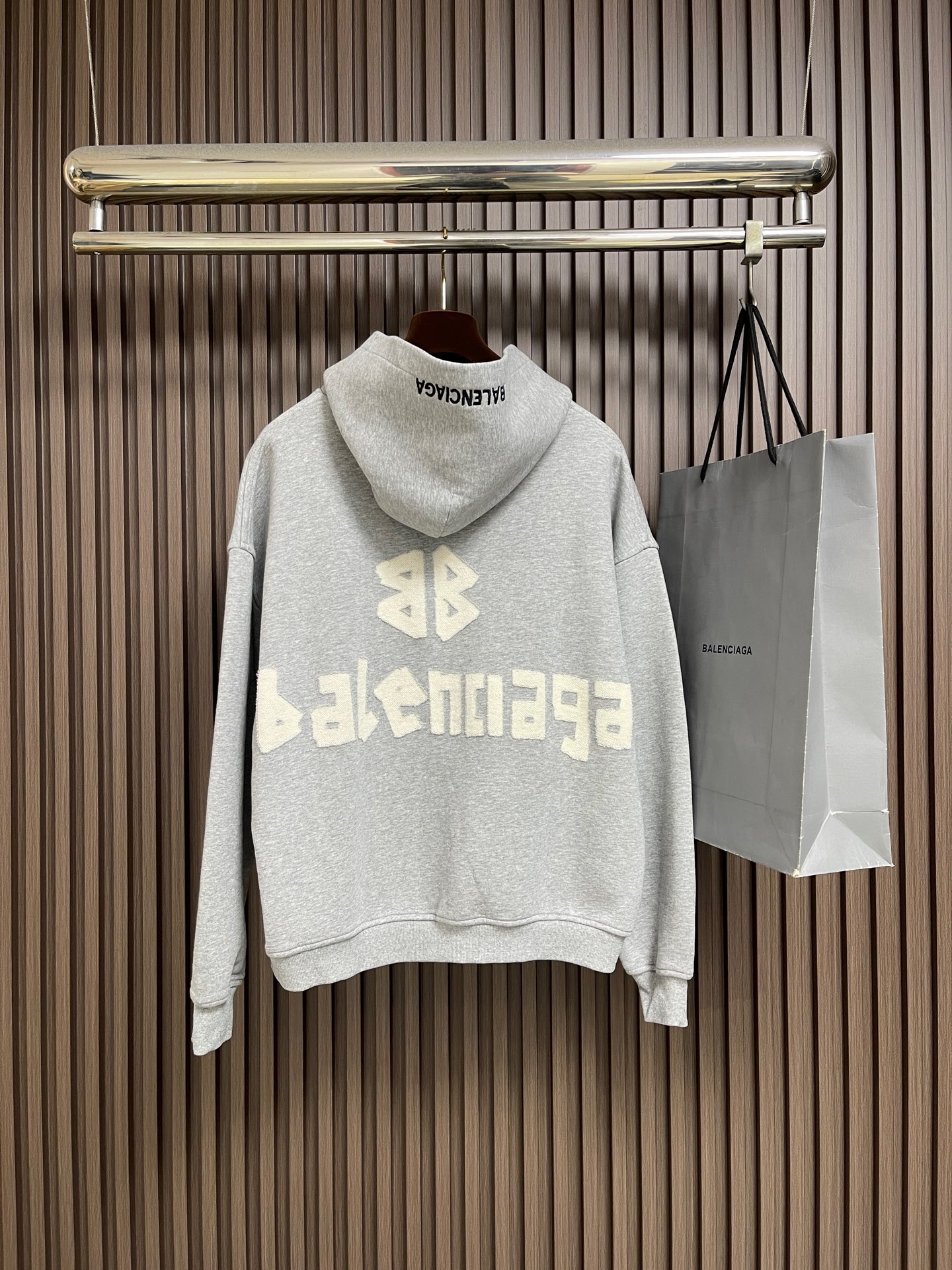 🛒🛒Balenciaga 贴布logo标识拉链连帽卫衣，采用进口康丽机 只有真正的康丽机才能做出每一个细节，logo的质