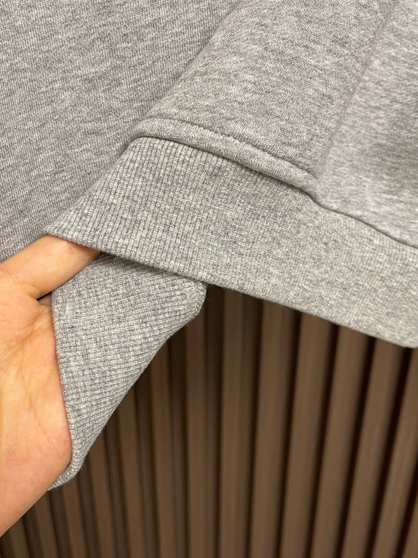 🛒🛒Balenciaga 贴布logo标识拉链连帽卫衣，采用进口康丽机 只有真正的康丽机才能做出每一个细节，logo的质