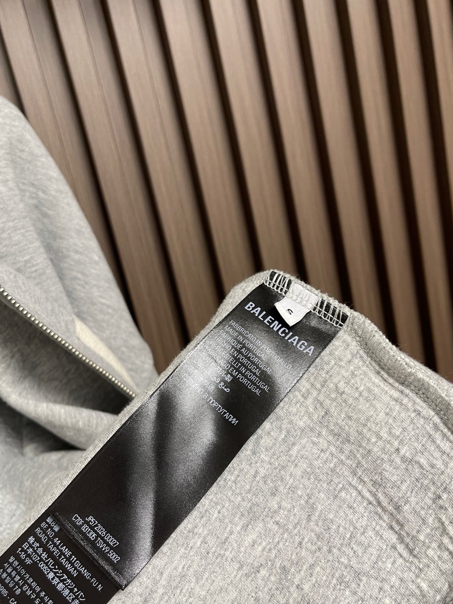 🛒🛒Balenciaga 贴布logo标识拉链连帽卫衣，采用进口康丽机 只有真正的康丽机才能做出每一个细节，logo的质