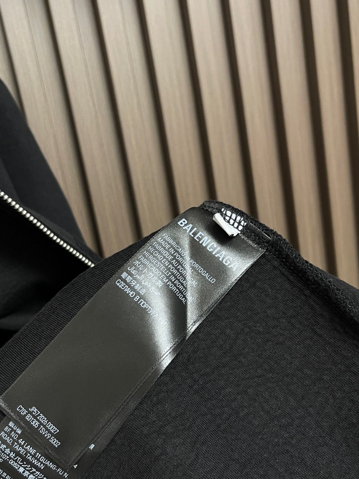 🛒🛒Balenciaga 贴布logo标识拉链连帽卫衣，采用进口康丽机 只有真正的康丽机才能做出每一个细节，logo的质