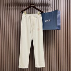 🛒🛒Loro Piana loroPiana 2026FW秋季新款直筒卫裤休闲裤,定制混纺面料软糯舒集高级感度于一体, 🛒🛒Loro Piana loroPiana 2026FW秋季新款直筒卫裤休闲裤,定制混纺面料软糯舒集高级感度于一体,