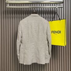 🛒🛒Loro Piana LoroPiana 诺悠翩雅 2026SS早秋新款胸前袖口金属LOGO标识西装外套,透气柔软保 🛒🛒Loro Piana LoroPiana 诺悠翩雅 2026SS早秋新款胸前袖口金属LOGO标识西装外套,透气柔软保