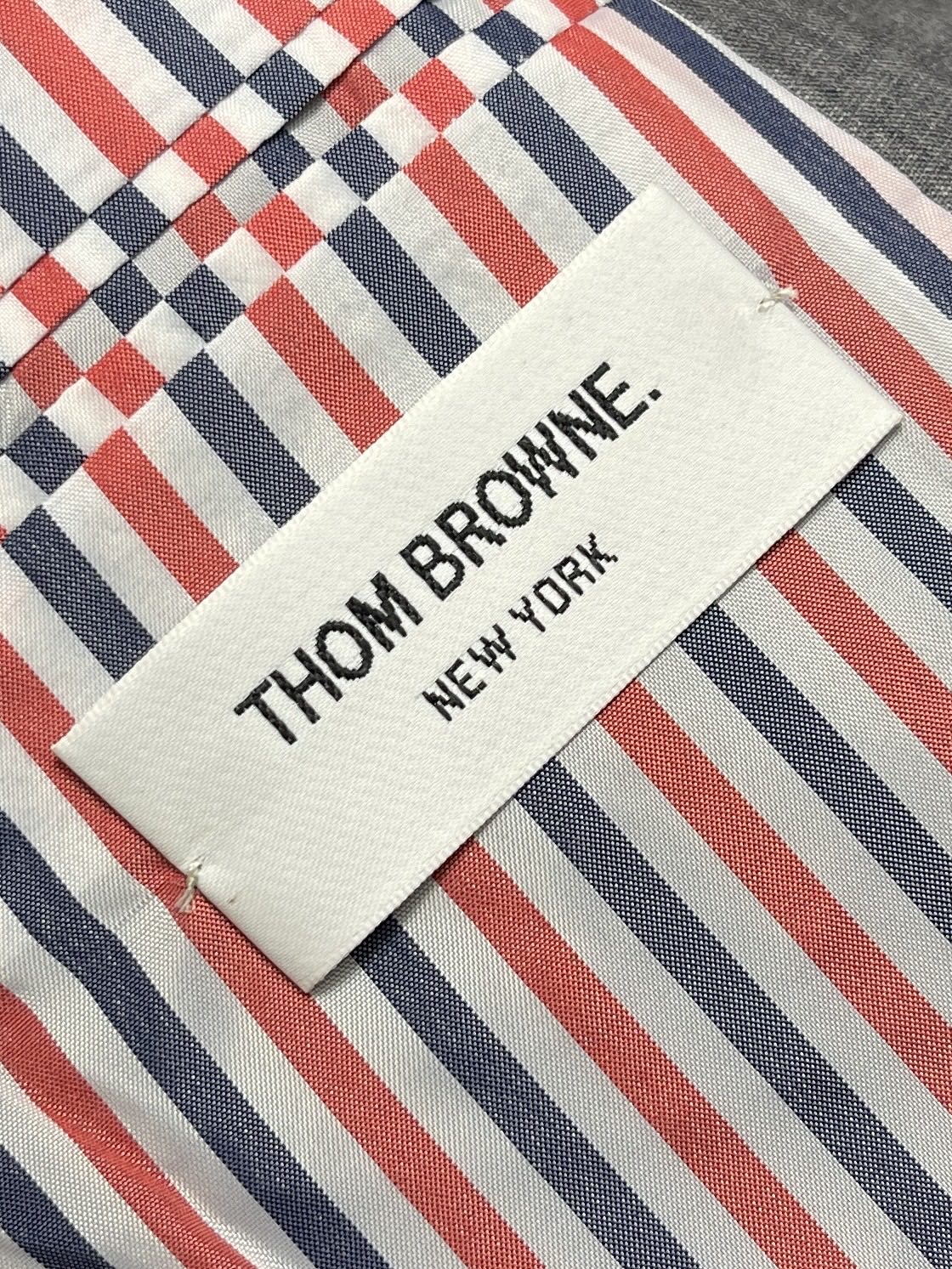 🛒🛒ThomBrowne汤姆布朗 TB 新款色织四杠休闲西装外套，双层色织面料 红白蓝半里内衬 经典色织四杠 版型完美一