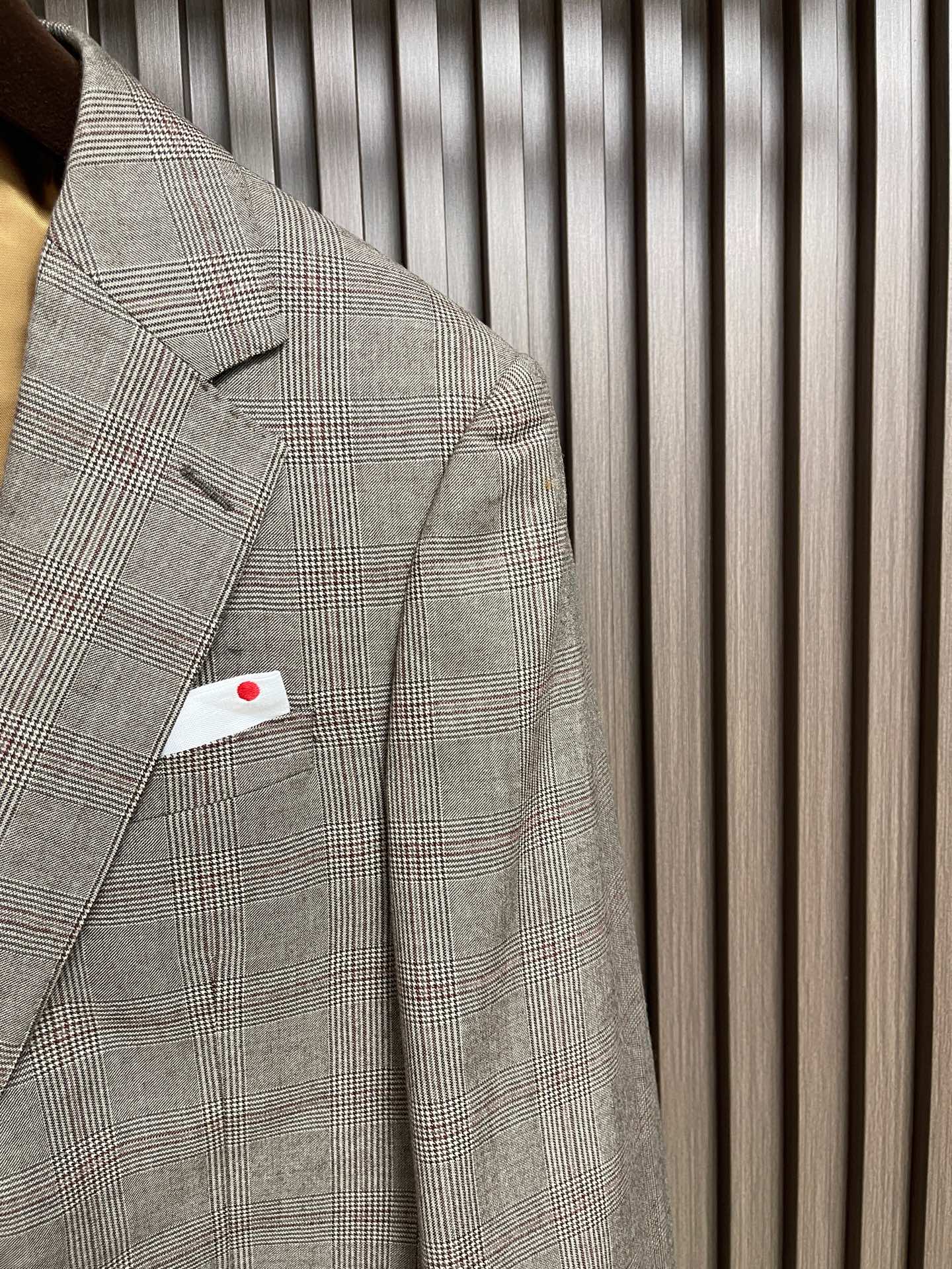 🛒🛒kiton 2026SS早秋新款西装外套，这款采超顶斜平精心制作，完美缔造胸挺立廓的效果，质感所流露的档次绝非一般可