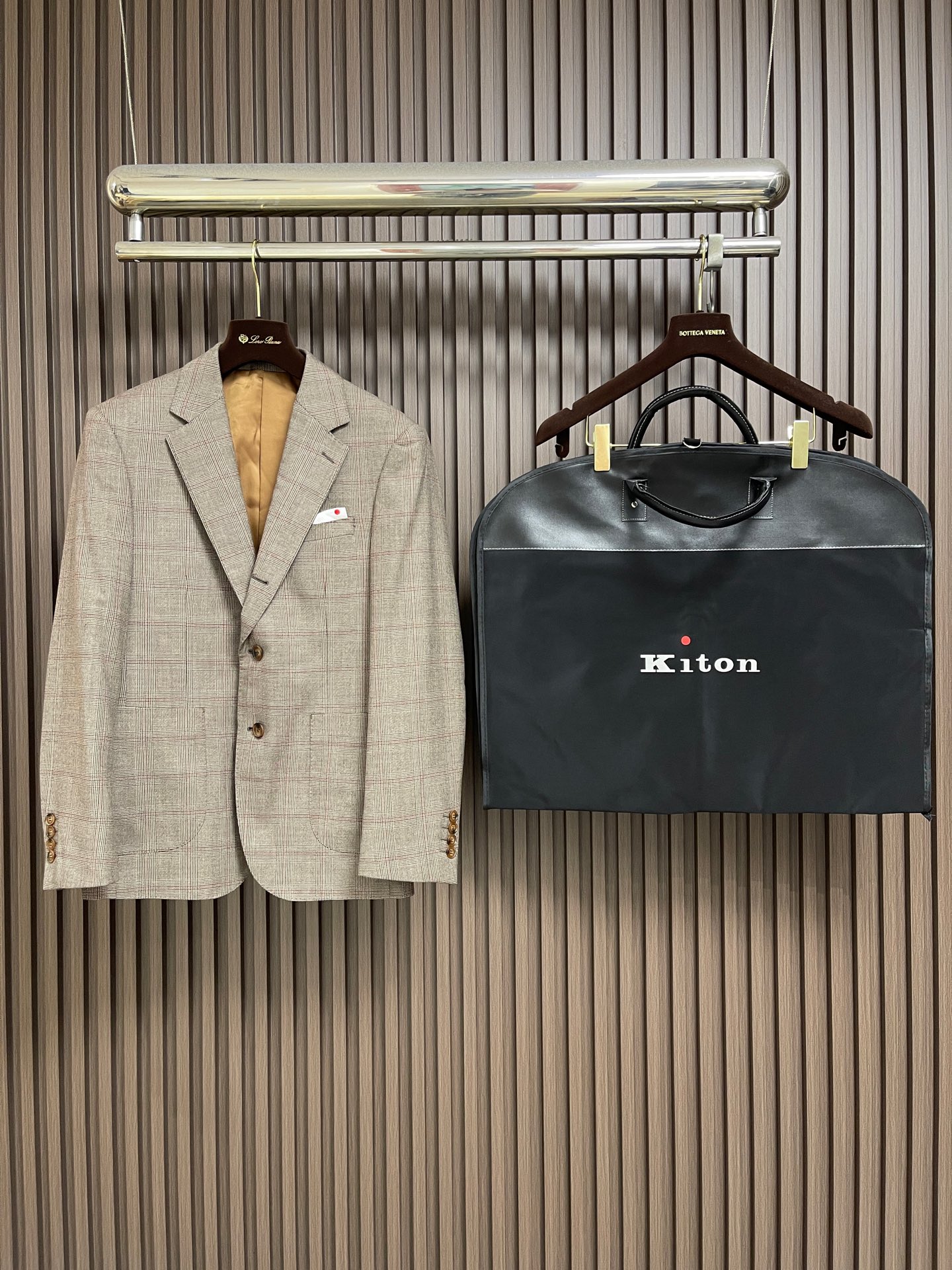 🛒🛒kiton 2026SS早秋新款西装外套，这款采超顶斜平精心制作，完美缔造胸挺立廓的效果，质感所流露的档次绝非一般可