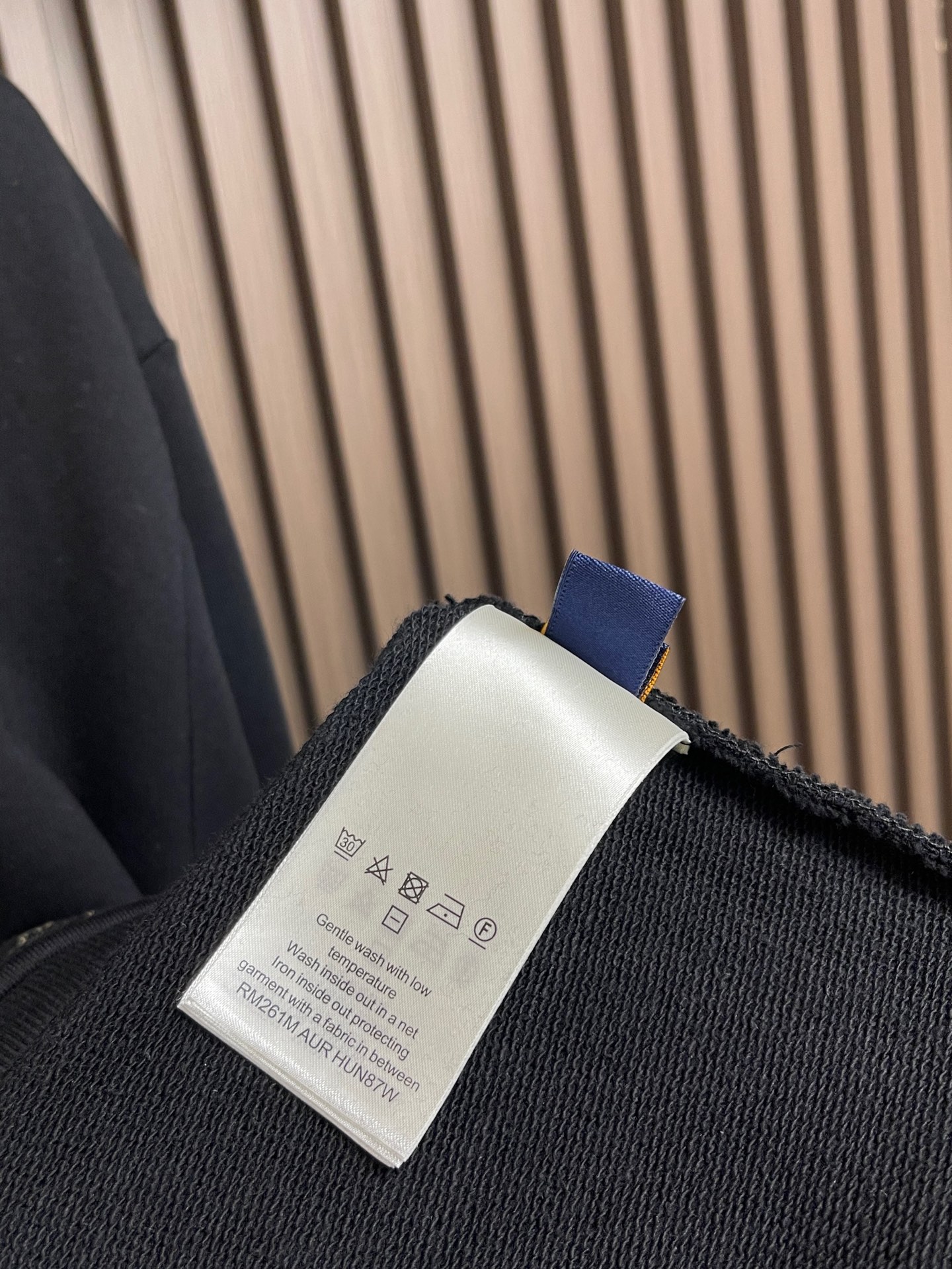 🛒🛒LV 油墨印花连帽卫衣,采用独特的鱼鳞底针织结构,面纱26支双纱+底纱10支粗纱毛圈结构,克重为380gm²;搭配罗 🛒🛒LV 油墨印花连帽卫衣,采用独特的鱼鳞底针织结构,面纱26支双纱+底纱10支粗纱毛圈结构,克重为380gm²;搭配罗