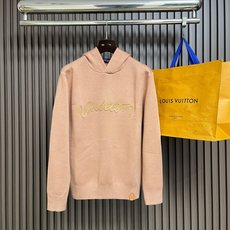 🛒🛒LV VVN标识羊毛连帽针织卫衣,选用100%高品质绵羊毛面料,还原原版纺纱工艺,纤维细腻顺滑,上手温润亲肤,不扎皮 🛒🛒LV VVN标识羊毛连帽针织卫衣,选用100%高品质绵羊毛面料,还原原版纺纱工艺,纤维细腻顺滑,上手温润亲肤,不扎皮