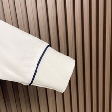 🛒🛒Thom Browne TB 条纹连帽拉链卫衣,织物质地密实细腻,软糯亲肤透气。经典连帽版型搭配同色系棉质抽绳,抽拉 🛒🛒Thom Browne TB 条纹连帽拉链卫衣,织物质地密实细腻,软糯亲肤透气。经典连帽版型搭配同色系棉质抽绳,抽拉