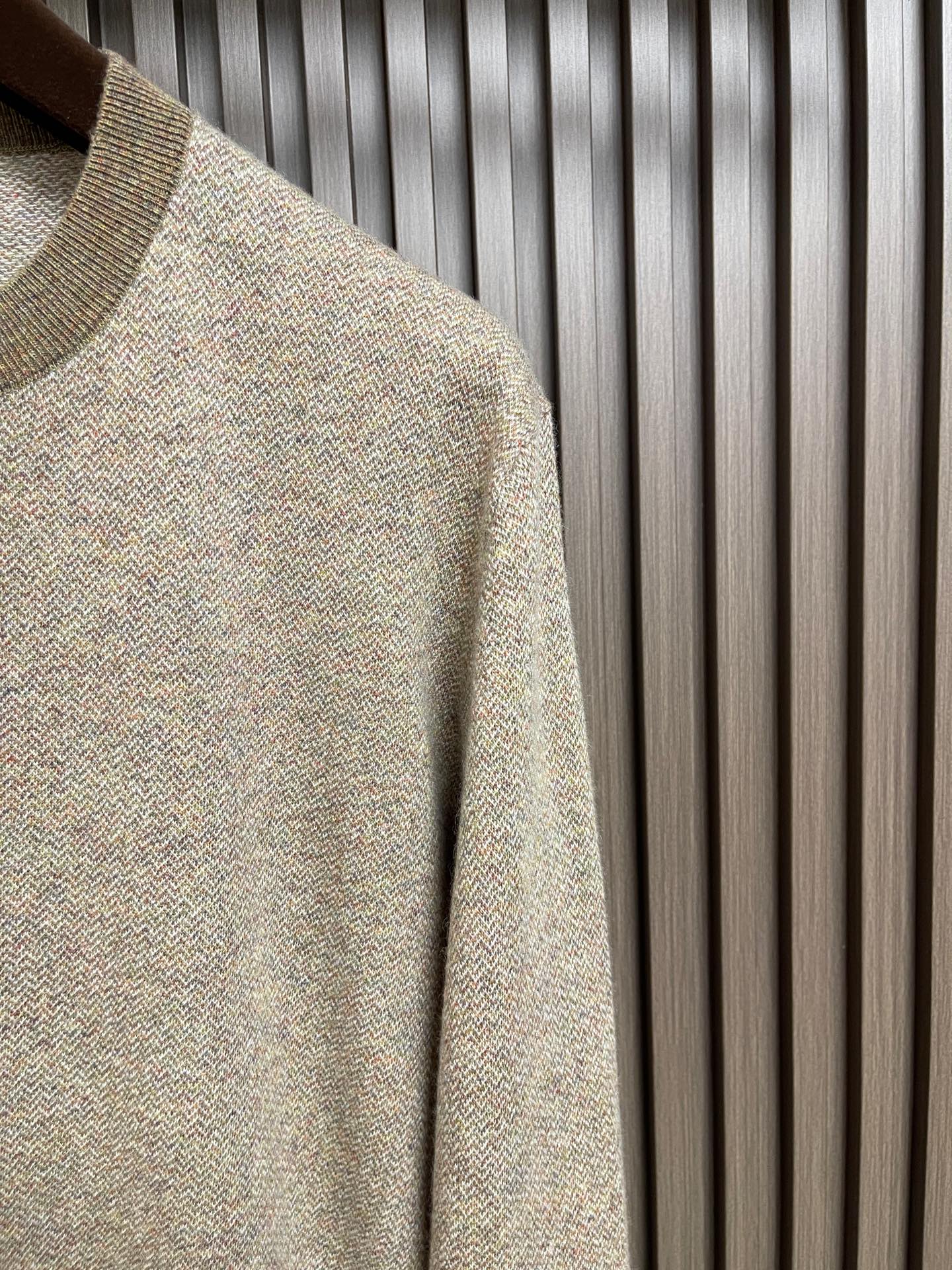 🛒🛒Loro Piana LoroPiana 2026SS早秋新款针织圆领毛衣！设计经典配色钩织设计！此款毛衣甄选100