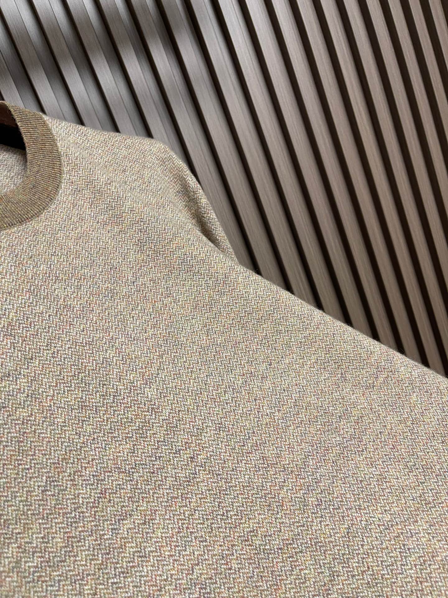 🛒🛒Loro Piana LoroPiana 2026SS早秋新款针织圆领毛衣！设计经典配色钩织设计！此款毛衣甄选100