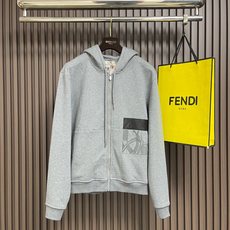 🛒🛒Hermes Paris 刺绣皮革拉链外套 定制云珩萃锦棉绒 绵密蓄暖 云柔亲肤 岚雾麻灰敛藏温雅柔光 于素简色调中 🛒🛒Hermes Paris 刺绣皮革拉链外套 定制云珩萃锦棉绒 绵密蓄暖 云柔亲肤 岚雾麻灰敛藏温雅柔光 于素简色调中