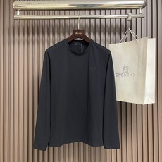 🛒🛒Prada 2026SS早春新款三角标识刺绣长袖T恤,甄选软糯亲肤的全棉面料制成,标准版圆领长袖裁剪,更适合日常穿着 🛒🛒Prada 2026SS早春新款三角标识刺绣长袖T恤,甄选软糯亲肤的全棉面料制成,标准版圆领长袖裁剪,更适合日常穿着