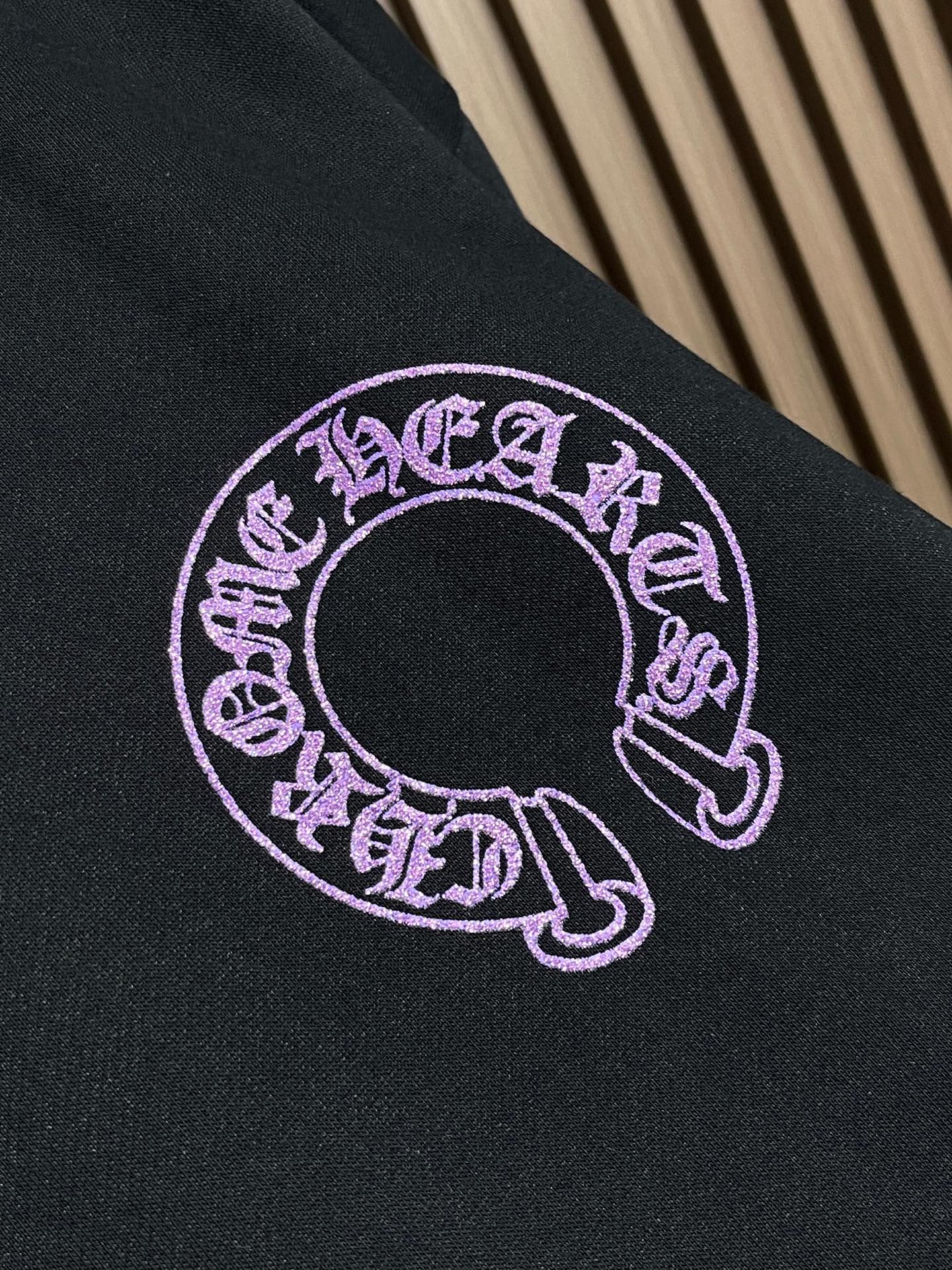 🛒🛒CHROME HEARTS CH克罗心闪粉哥特印花连帽卫衣，重磅毛圈棉面料搭配多处闪粉哥特花卉马蹄印花，视觉吸睛，潮