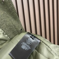 🛒🛒ZEGNA 2026ss秋冬新款羊毛混纺工装夹克外套,羊毛混纺面料,表面有细密的毛呢纹理,触感柔软但不松垮。面料有一 🛒🛒ZEGNA 2026ss秋冬新款羊毛混纺工装夹克外套,羊毛混纺面料,表面有细密的毛呢纹理,触感柔软但不松垮。面料有一